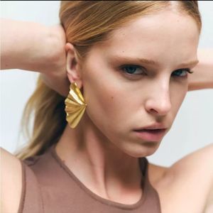 Nwot Zara gold fan earrings